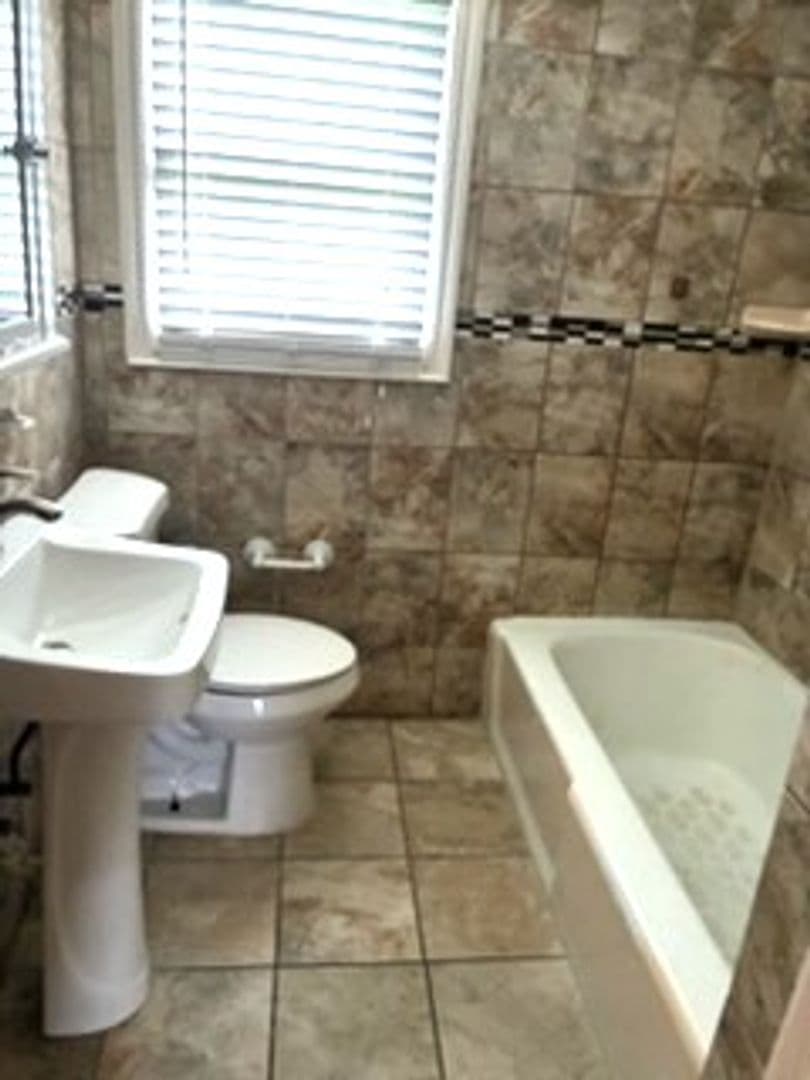 COLUMBUS House: 3802 WOODLAND DRIVE