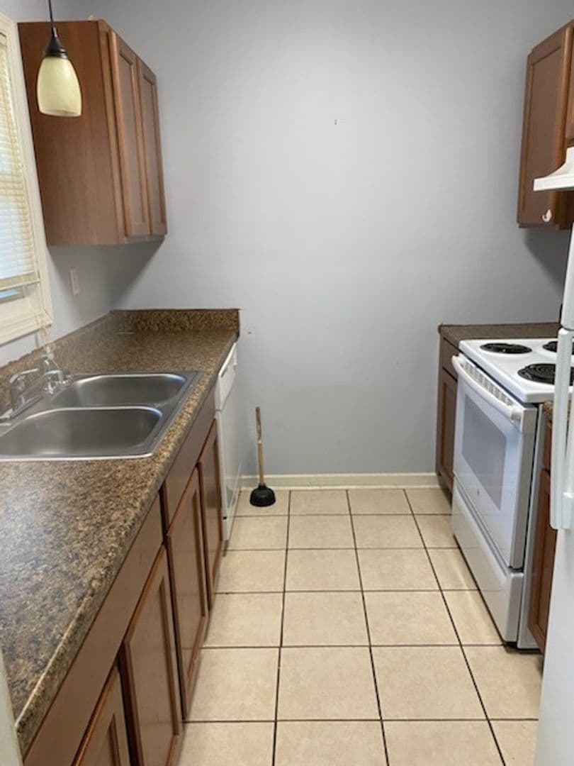 COLUMBUS Apartment: 6015 WARM SPRINGS COURT #B *