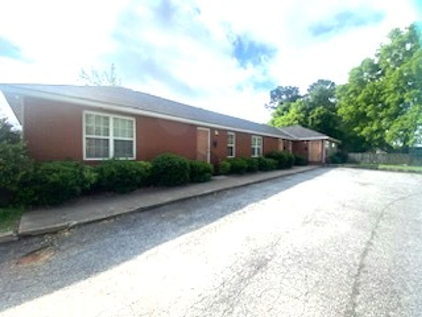 COLUMBUS Apartment: 2052 7TH ST