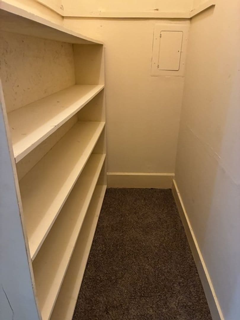COLUMBUS Apartment: 1318 FOREST AVENUE A-C