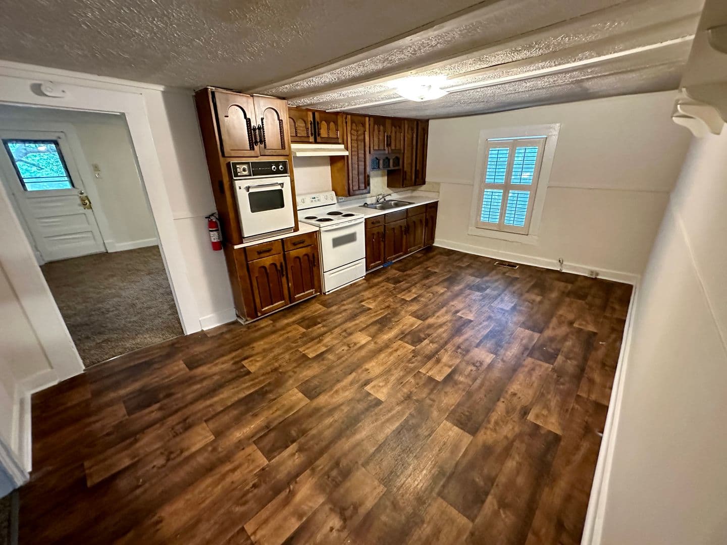 COLUMBUS Apartment: 4334-4404 FAIRVIEW DRIVE