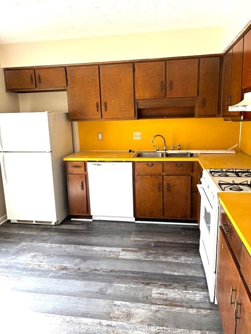 COLUMBUS Apartment: 6924 BULLET BLVD. APT 1-9