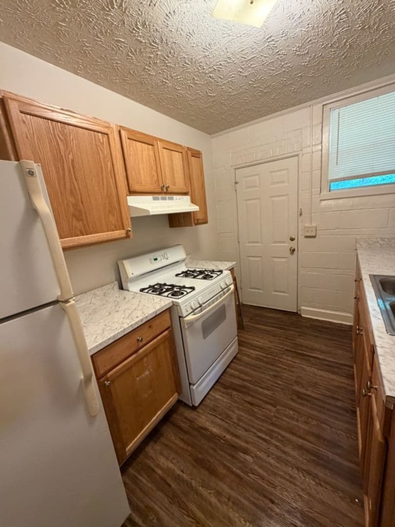 COLUMBUS Apartment: 838 32ND AVE A & B