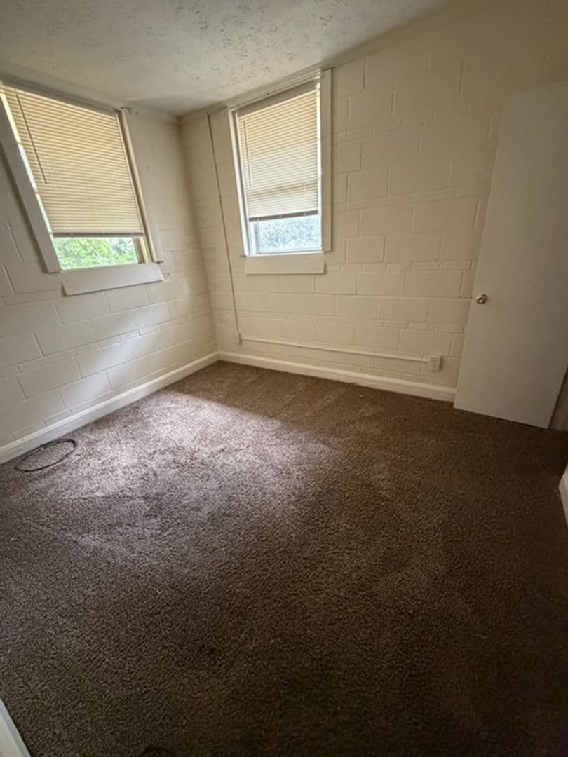 COLUMBUS Apartment: 838 32ND AVE A & B