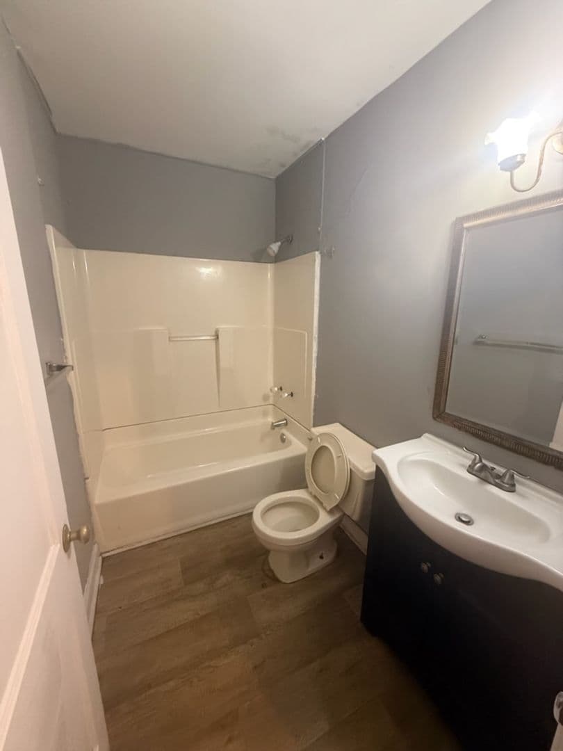 COLUMBUS House: 37 EDDY DRIVE *