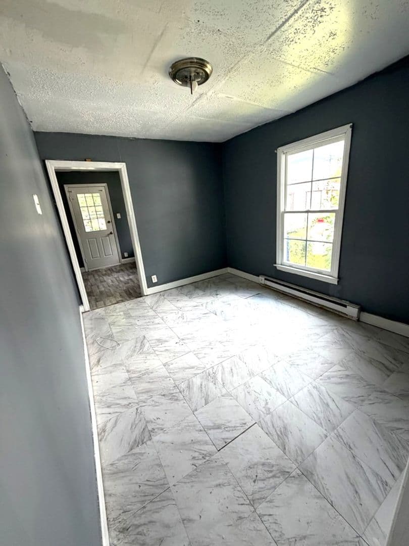 COLUMBUS Apartment: 2809 JONES AVE A & B