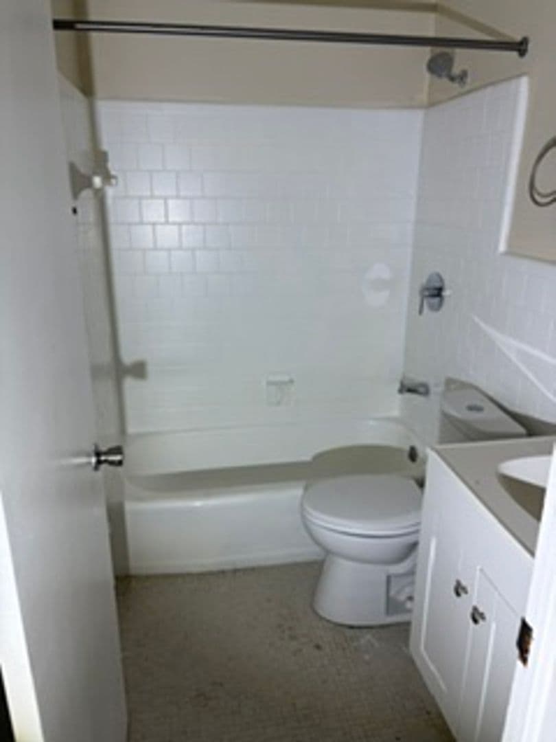 COLUMBUS Apartment: 1220 MARTIN LUTHER KING BLVD 5-14 - 12