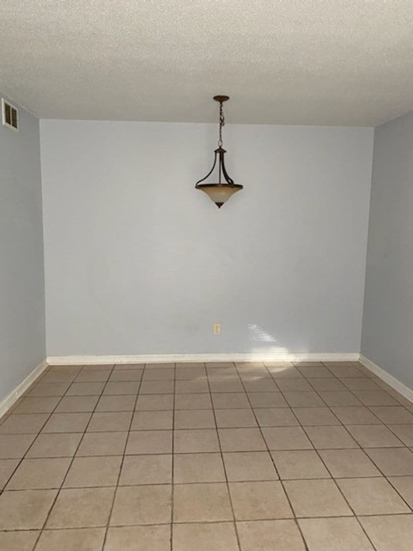 COLUMBUS Apartment: 6015 WARM SPRINGS COURT #B *