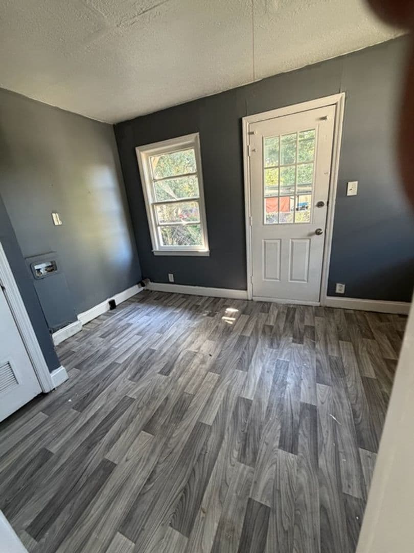 COLUMBUS Apartment: 2809 JONES AVE A & B
