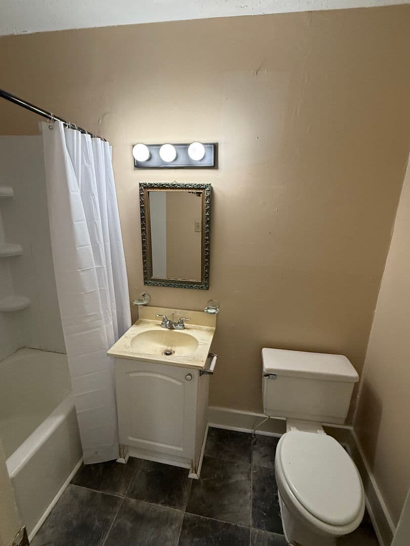 COLUMBUS Apartment: 2703 17TH AVE A & B