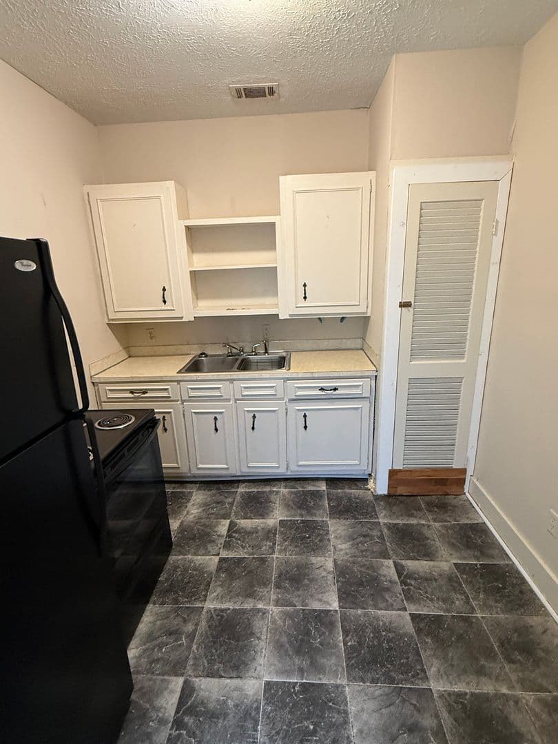 COLUMBUS Apartment: 2703 17TH AVE A & B