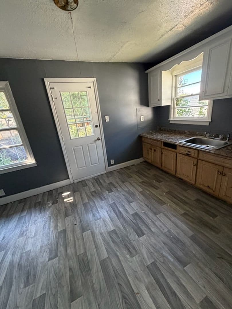 COLUMBUS Apartment: 2809 JONES AVE A & B