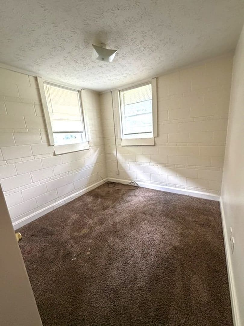 COLUMBUS Apartment: 838 32ND AVE A & B