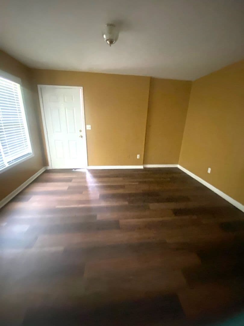 COLUMBUS Apartment: 2052 7TH ST