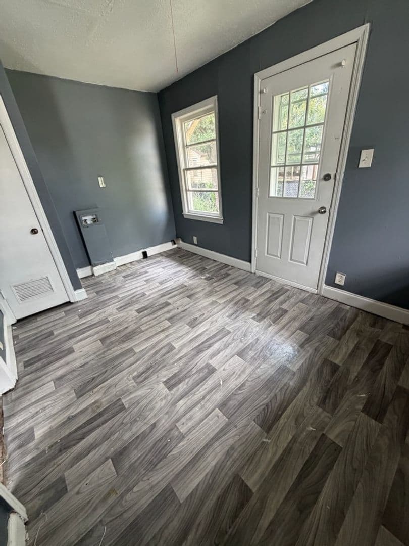 COLUMBUS Apartment: 2809 JONES AVE A & B