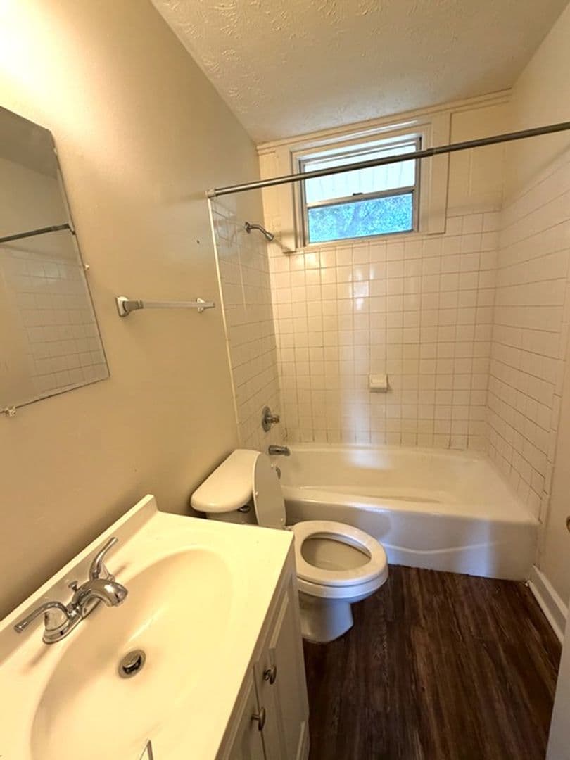 COLUMBUS Apartment: 838 32ND AVE A & B