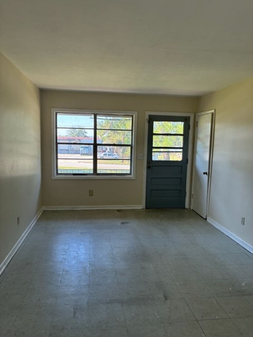 COLUMBUS Apartment: 1220 MARTIN LUTHER KING BLVD 5-14 - 5 *