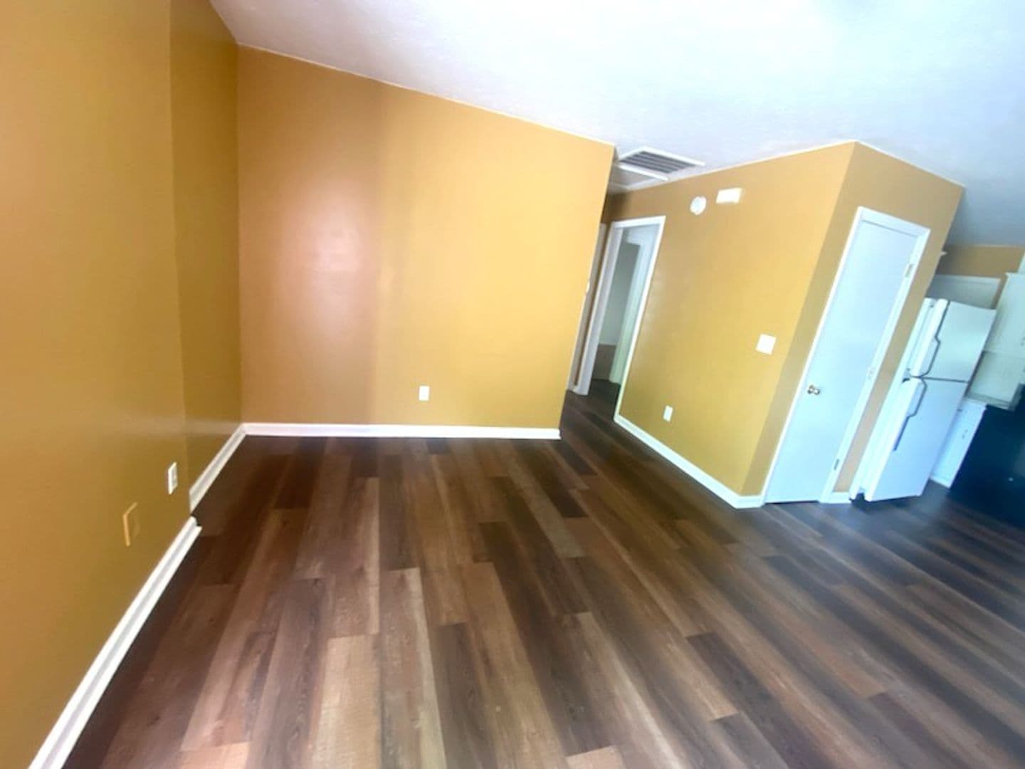 COLUMBUS Apartment: 2052 7TH ST