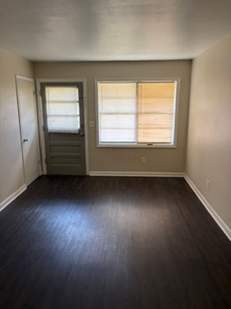 COLUMBUS Apartment: 1220 MARTIN LUTHER KING JR. BLVD #14 *