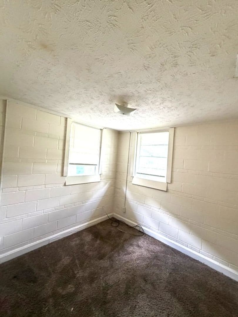 COLUMBUS Apartment: 838 32ND AVE A & B