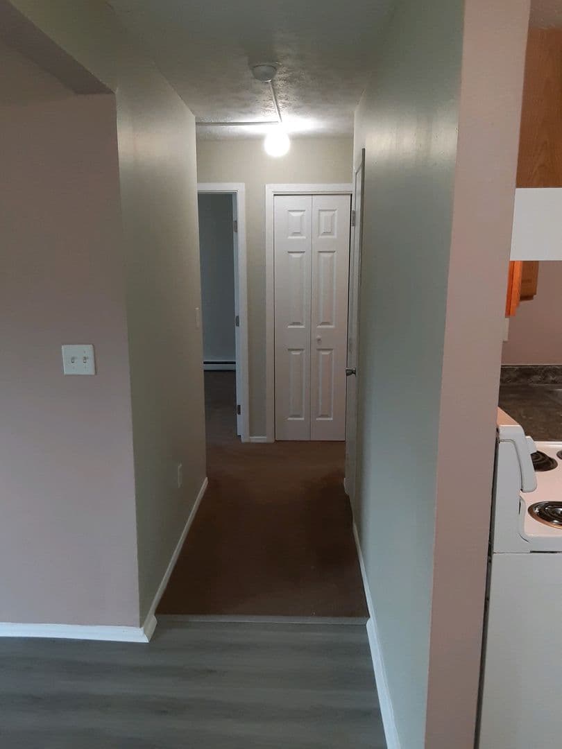 West College Corner Apartment: 138 Bryan St