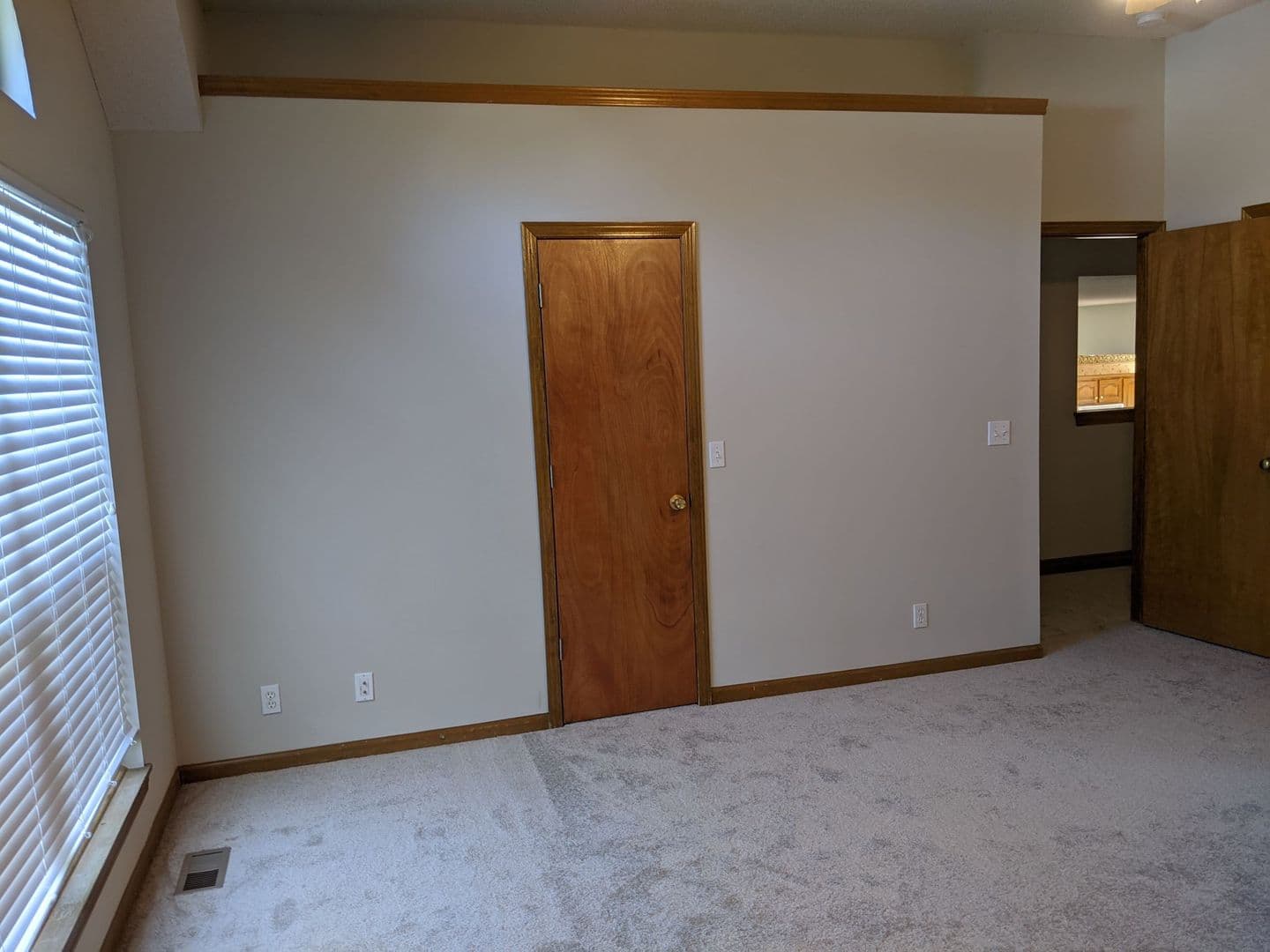 Overland Park House: 15641 Foster Street