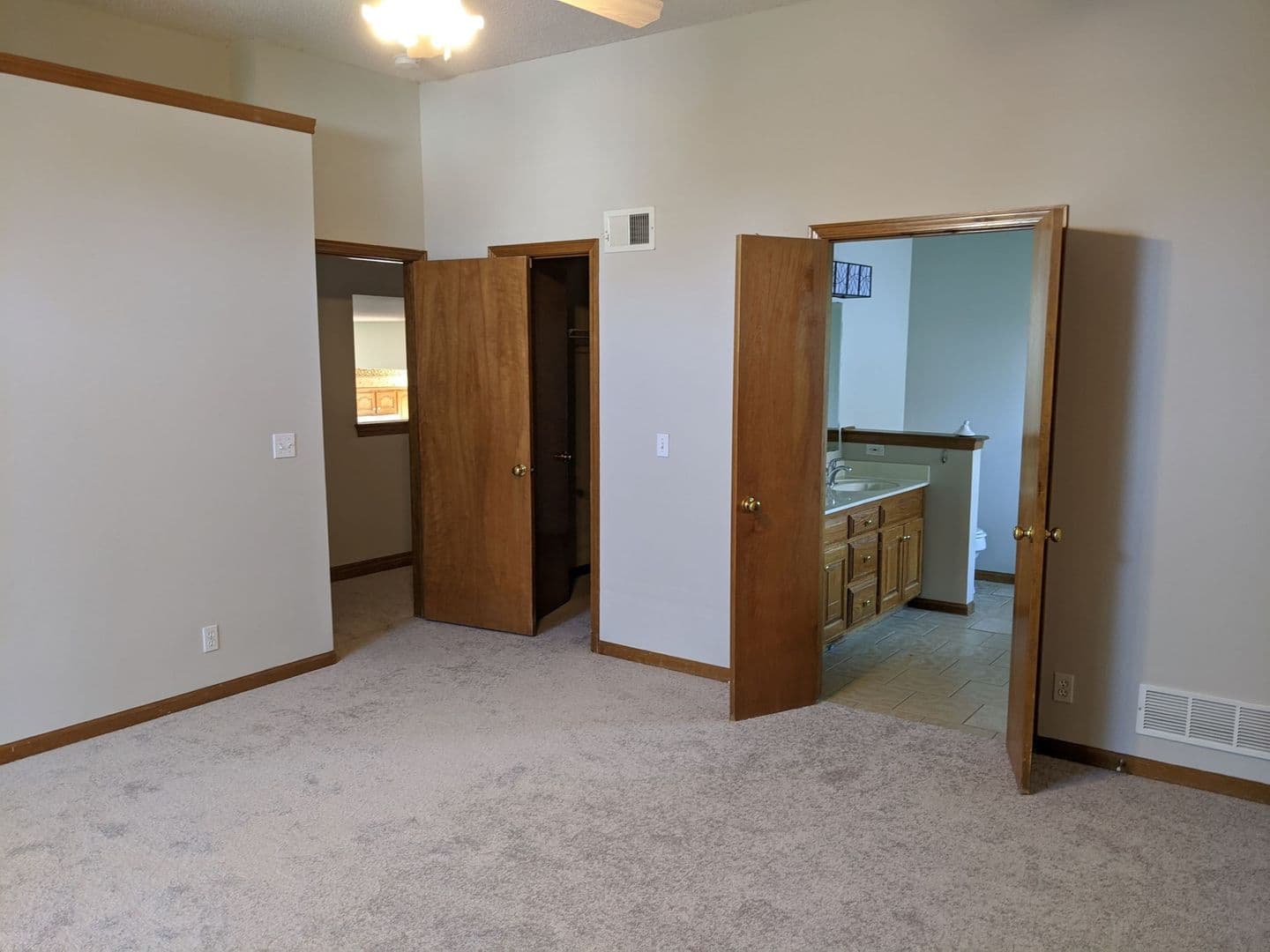 Overland Park House: 15641 Foster Street