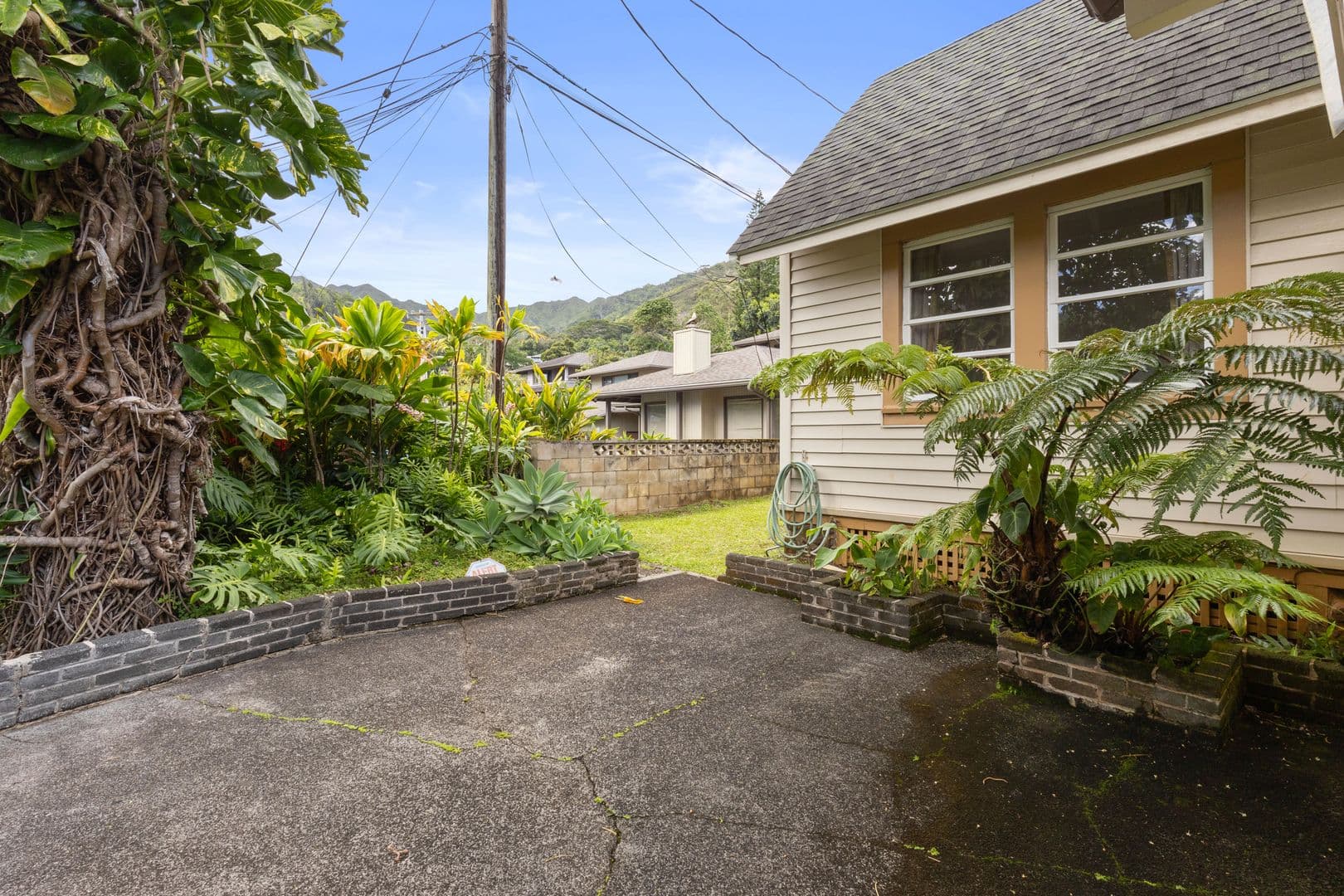 Honolulu House: 2910 Nanihale Place