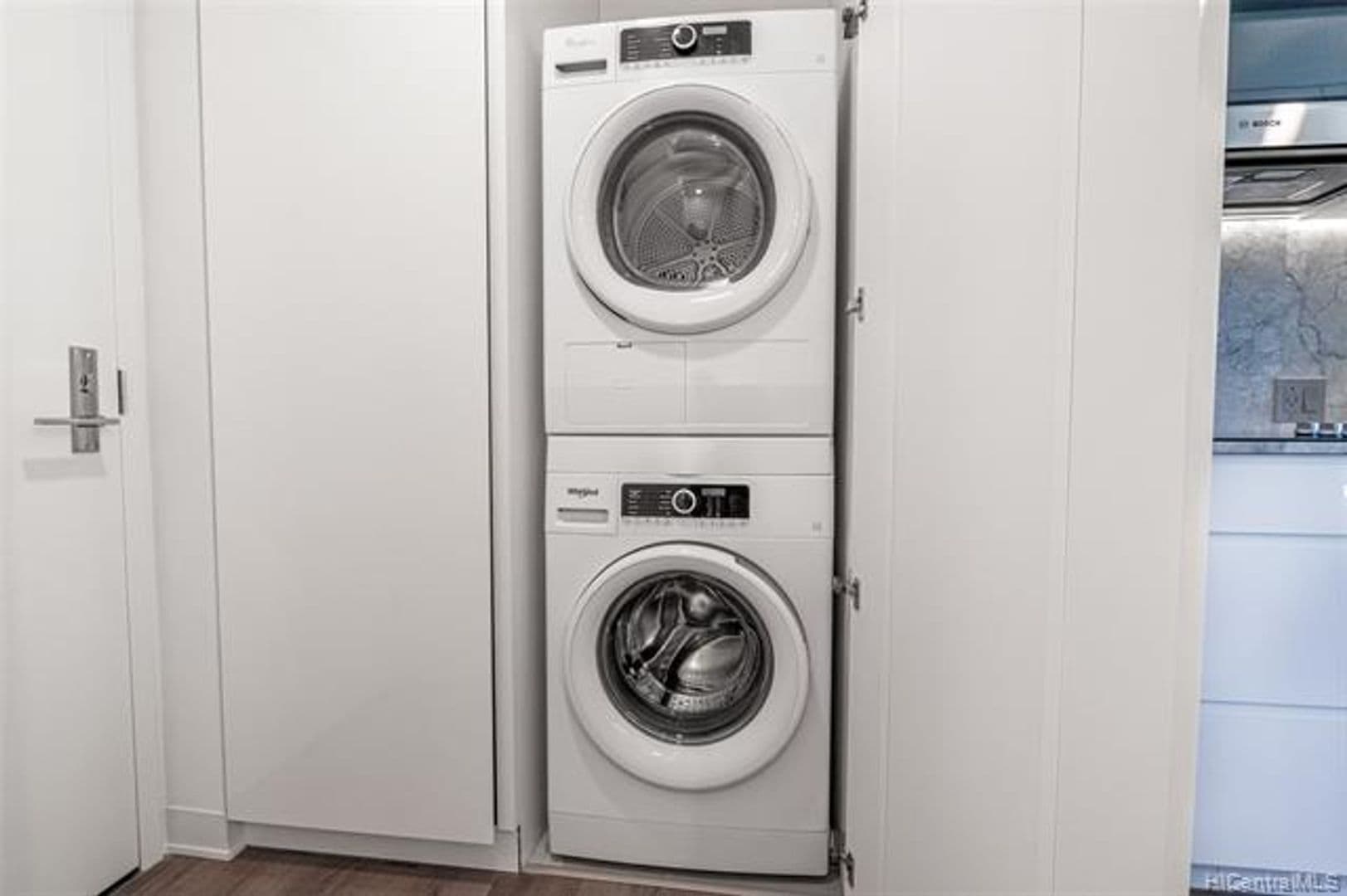 Honolulu Condo: 987 Queen St #327