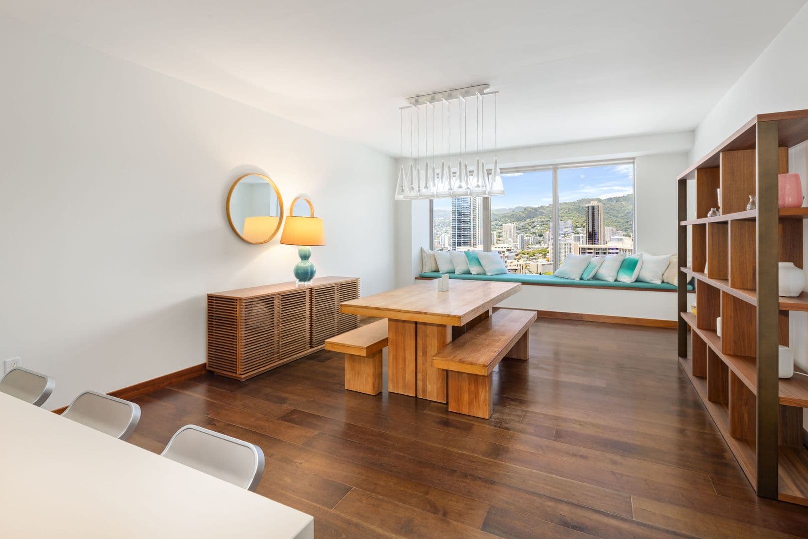 Honolulu Condo: 1555 Kapiolani Blvd #2000