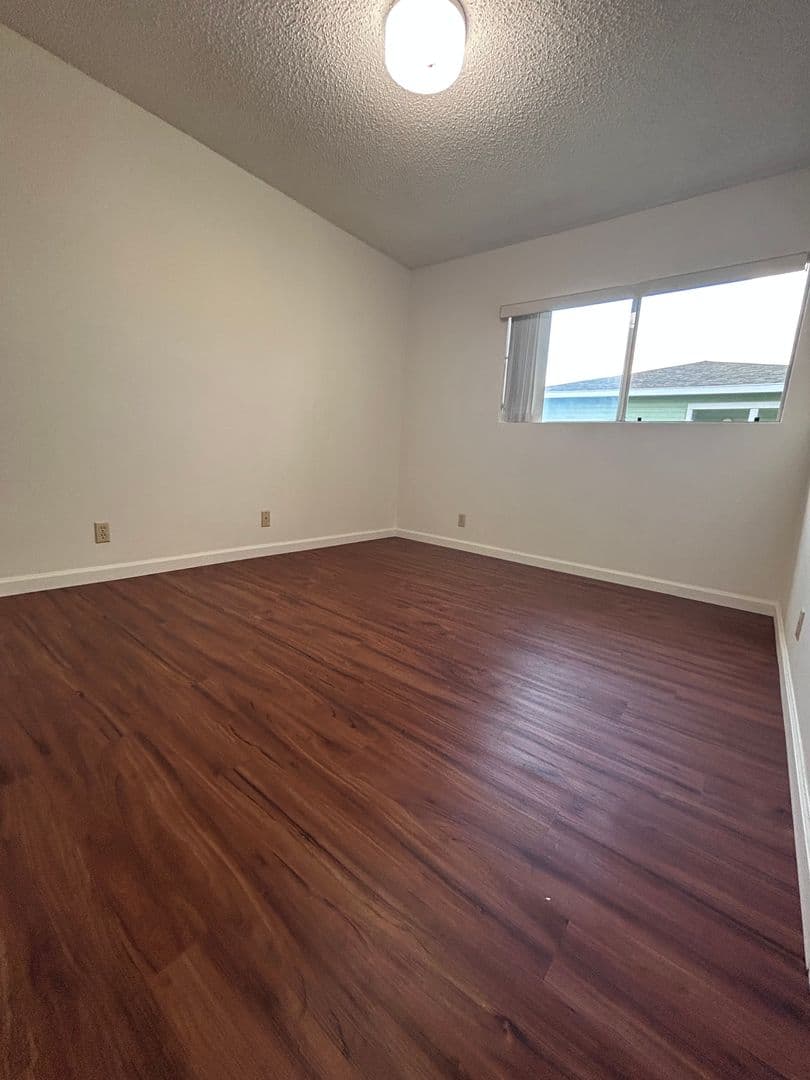 Mililani Condo: 94-436 Keaoopua Street 37D