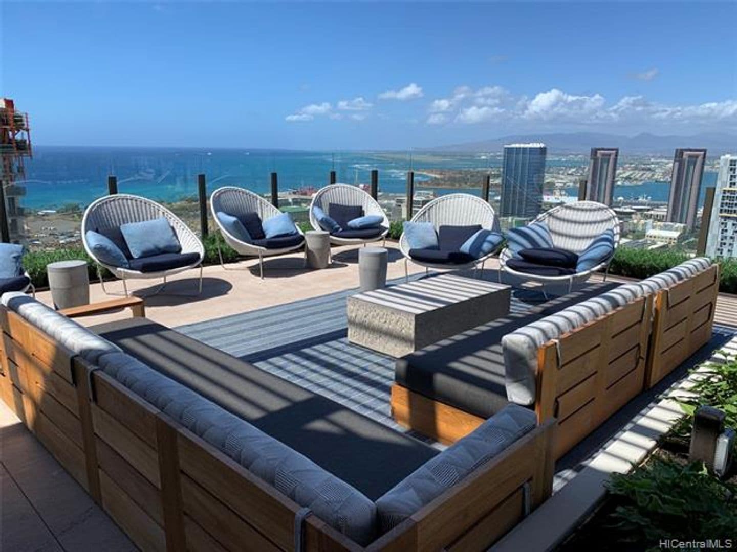 Honolulu Condo: 987 Queen St #327