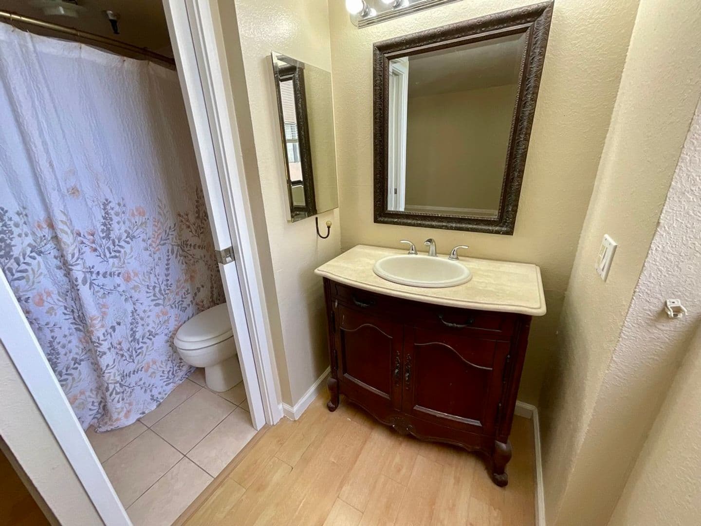 Aiea Condo: 98-351 Koauka Lp C1705