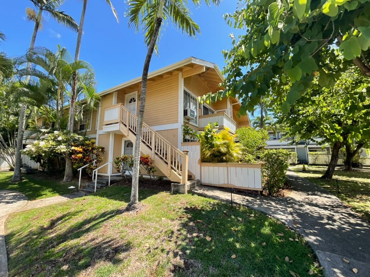Honolulu Condo: 625 Mananai Place, 24U