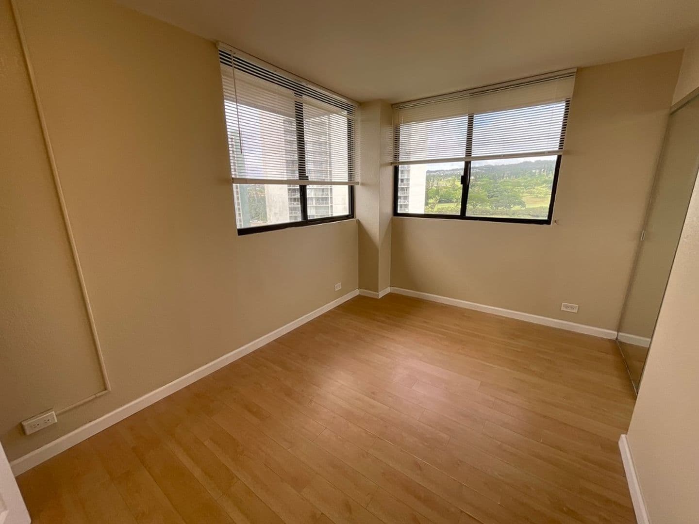 Aiea Condo: 98-351 Koauka Lp C1705