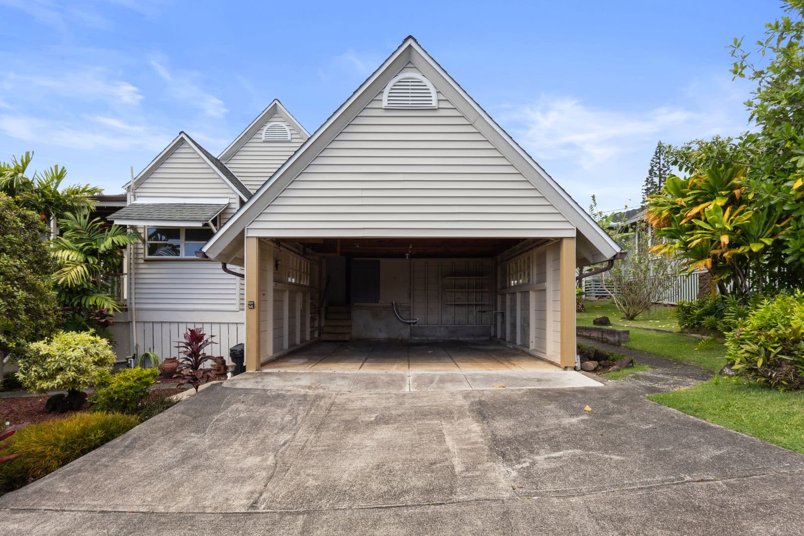 Honolulu House: 2910 Nanihale Place