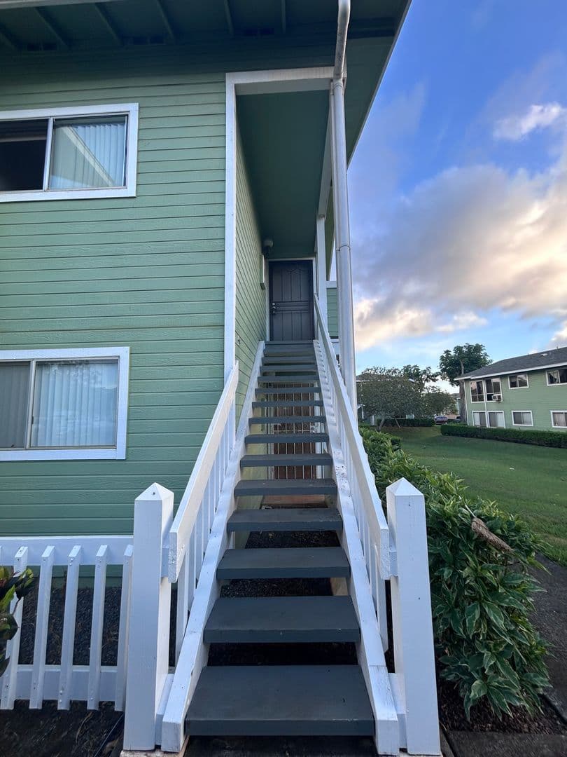 Mililani Condo: 94-436 Keaoopua Street 37D