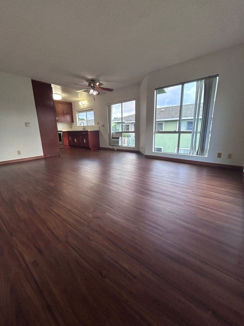 Mililani Condo: 94-436 Keaoopua Street 37D