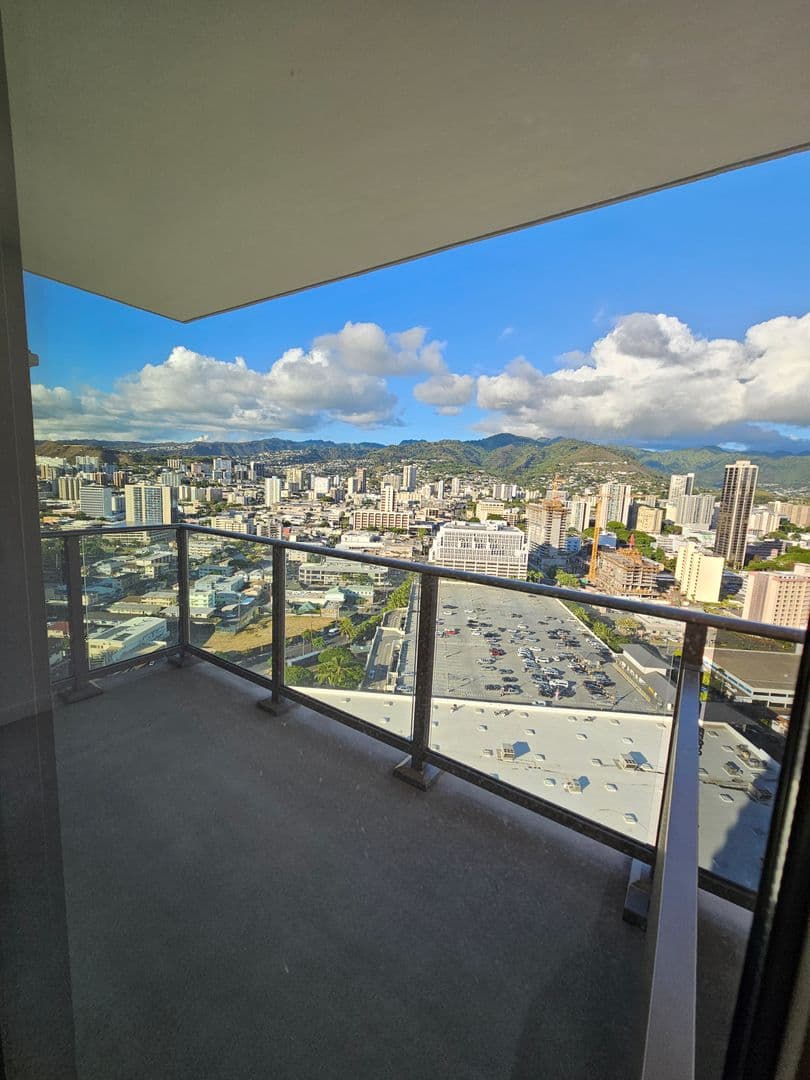 Honolulu Condo: 1388 Kapiolani Blvd #2809
