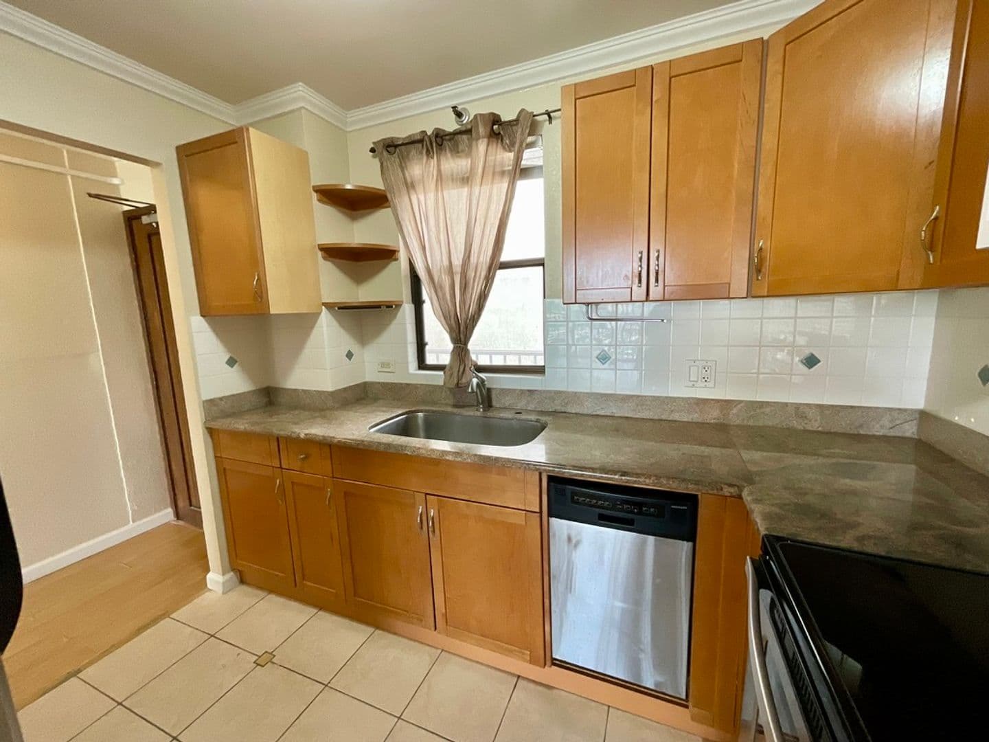 Aiea Condo: 98-351 Koauka Lp C1705