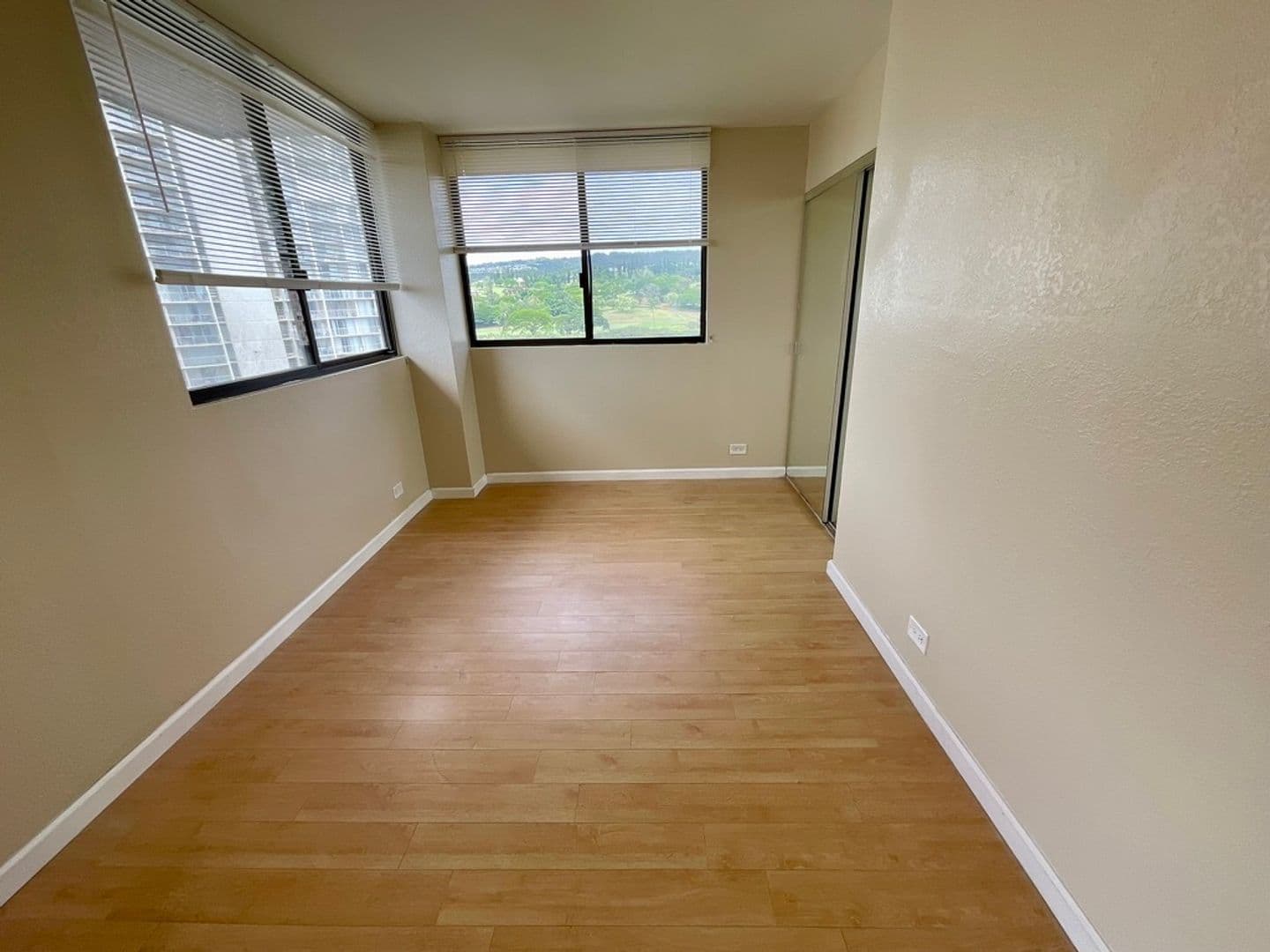 Aiea Condo: 98-351 Koauka Lp C1705