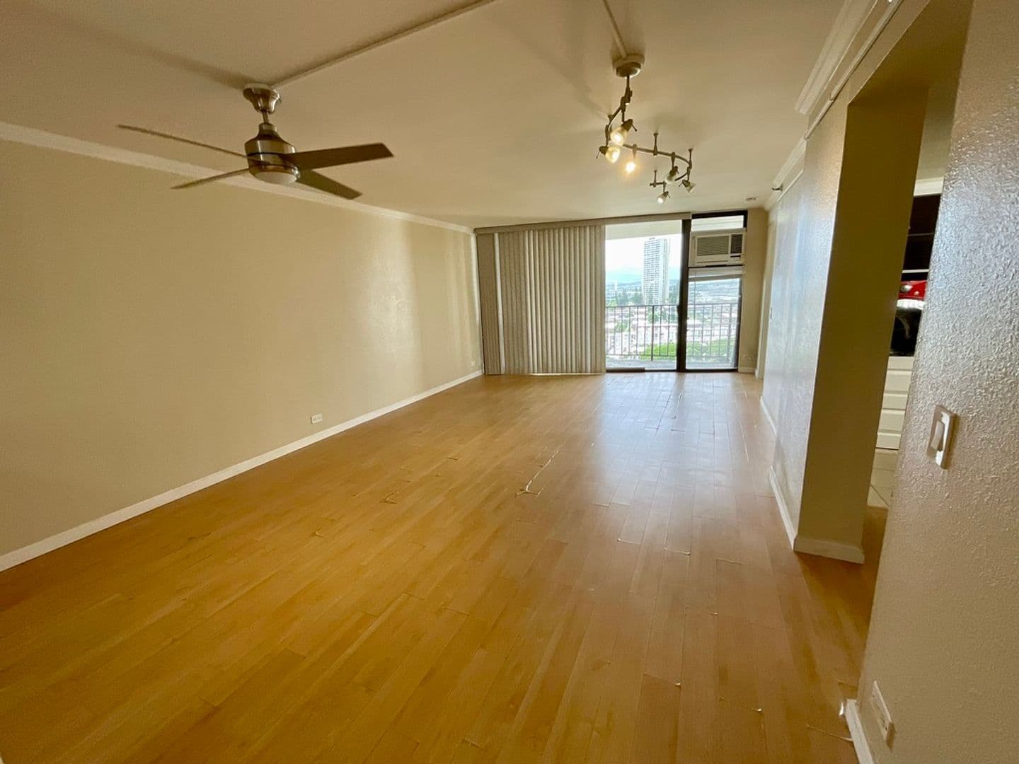 Aiea Condo: 98-351 Koauka Lp C1705