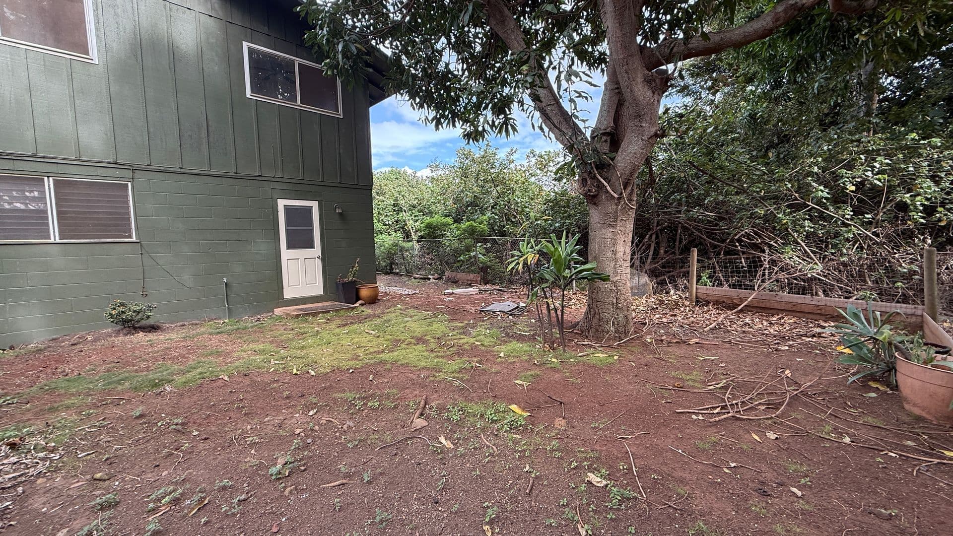 Wailuku Apartment: 219 W Waiko Rd #F Duplex Left