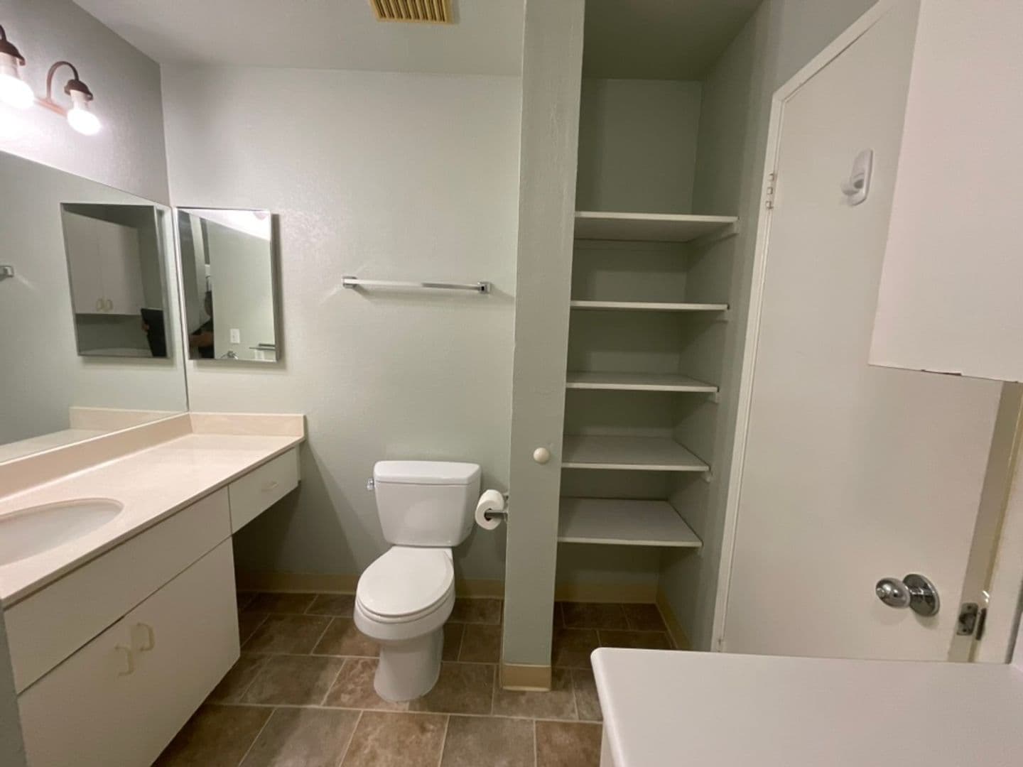 Honolulu Condo: 625 Mananai Place, 24U
