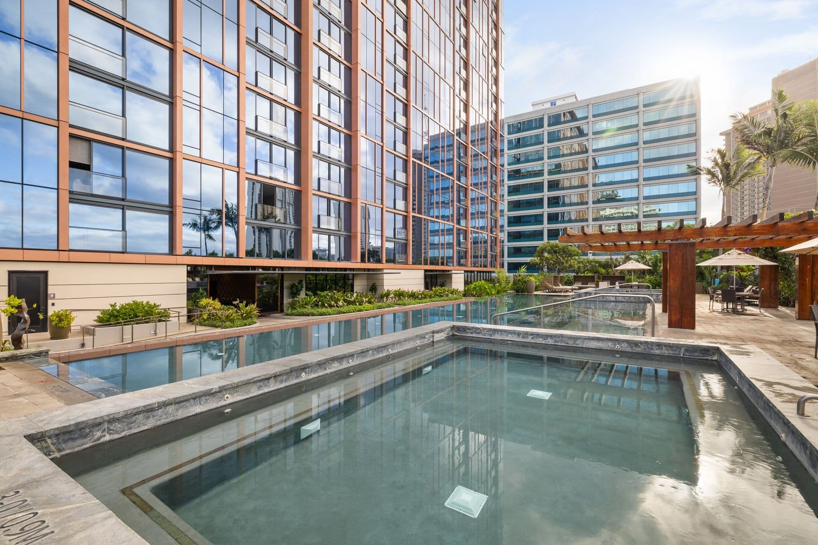 Honolulu Condo: 1555 Kapiolani Blvd #2000
