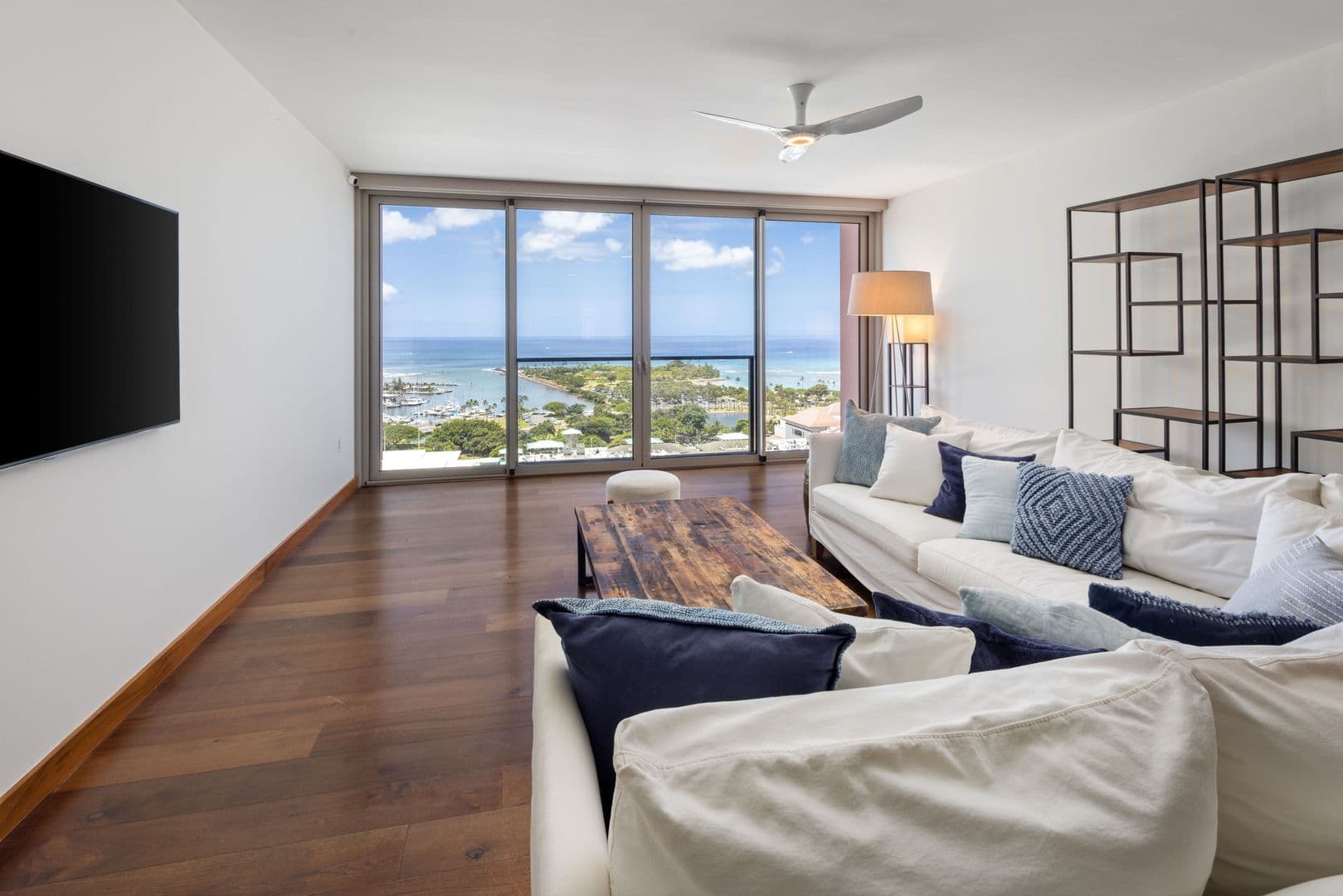 Honolulu Condo: 1555 Kapiolani Blvd #2000