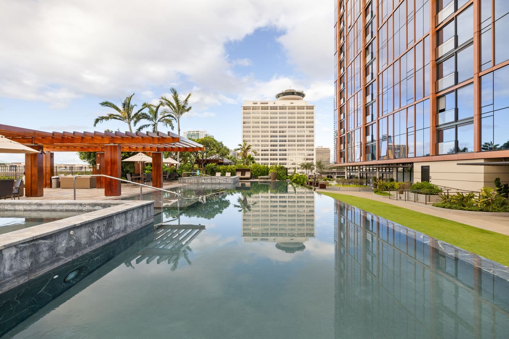 Honolulu Condo: 1555 Kapiolani Blvd #2000