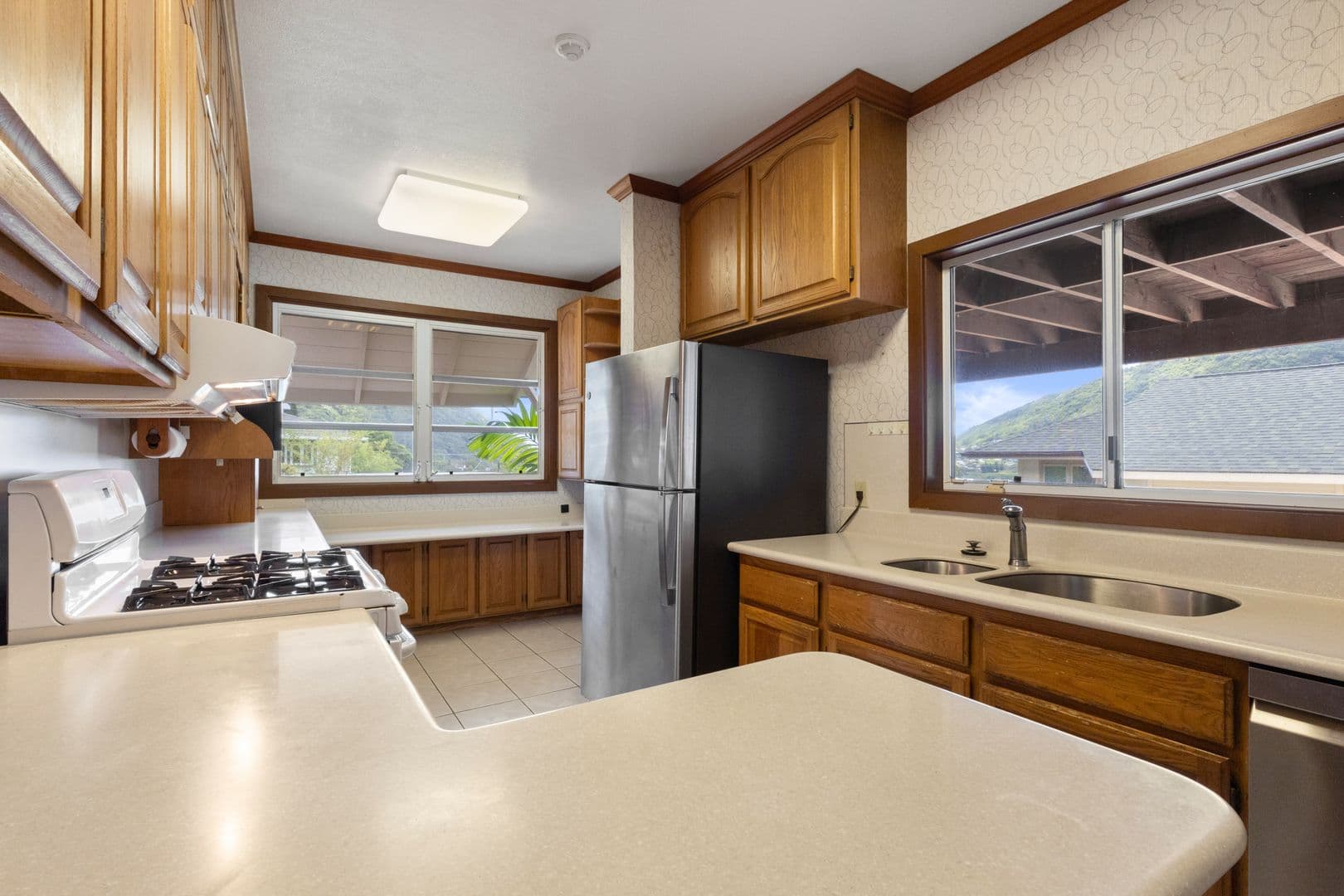 Honolulu House: 2910 Nanihale Place