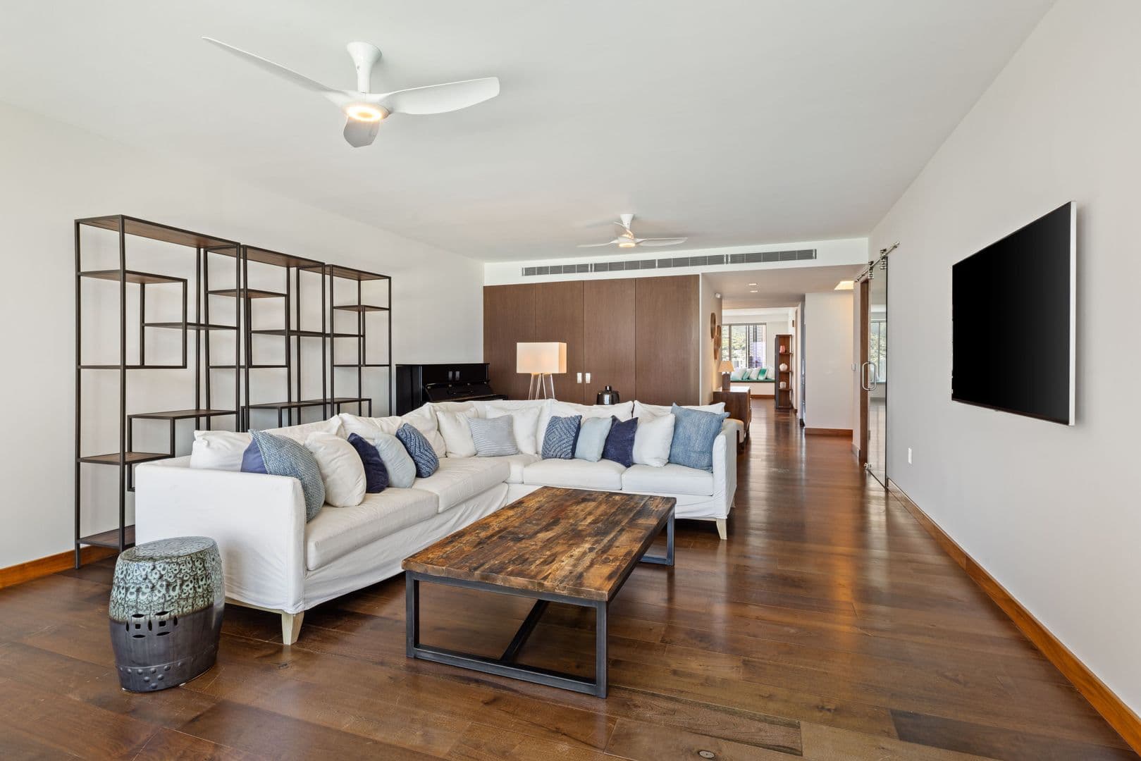 Honolulu Condo: 1555 Kapiolani Blvd #2000