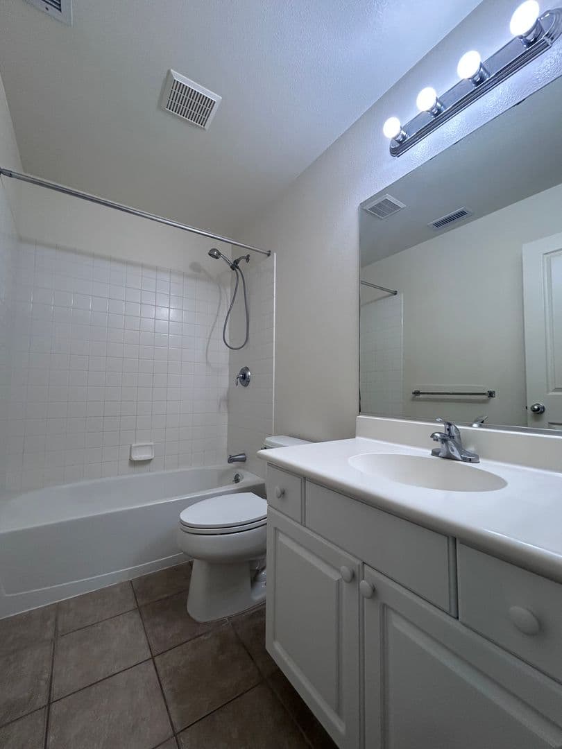 Ewa Beach Townhome: 91-2011 Kaioli Street #4403